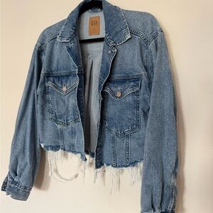 GAP UltraSoft Relaxed Cropped Icon Denim Jacket
